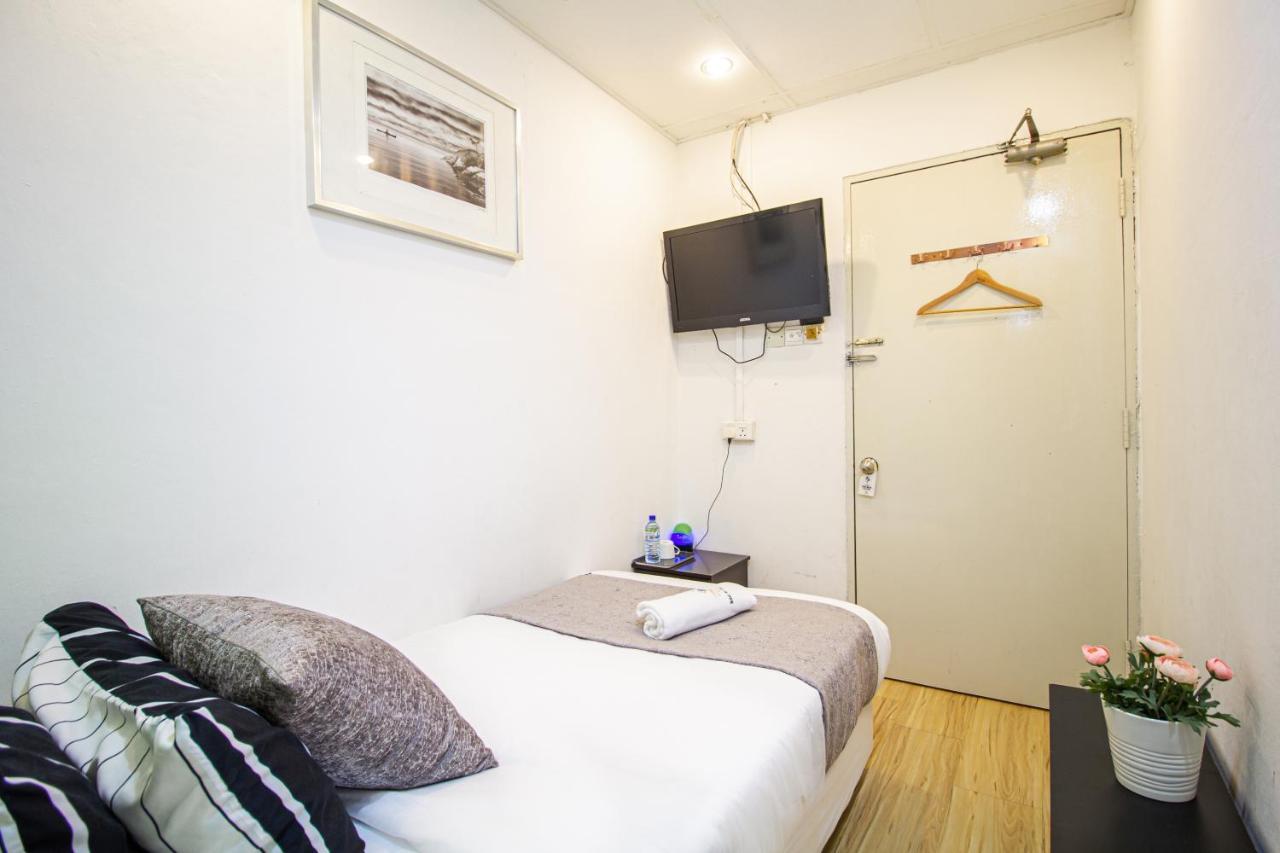 Q Loft Hotels@Geylang Singapore Esterno foto